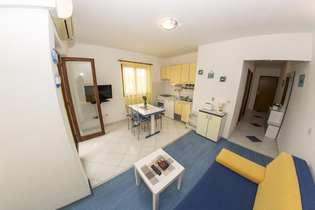 Apartament House Lucija Sali Zewnętrze zdjęcie